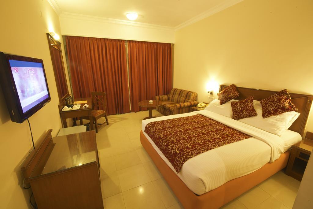 President Hotel Májszúr Kültér fotó